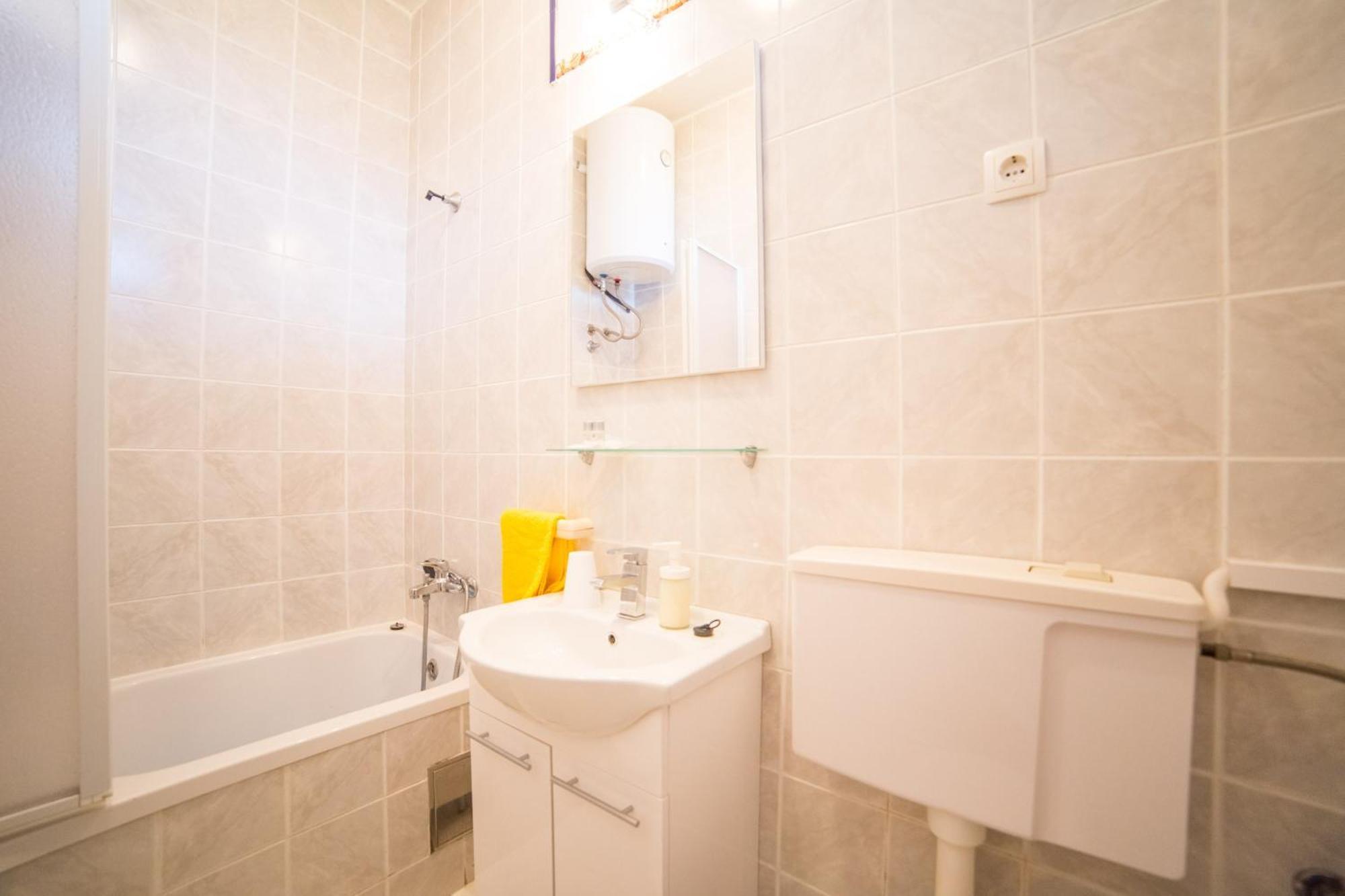 Apartmani Kala ポドゥゴラ 部屋 写真